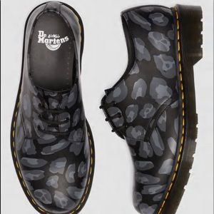 NEW Doc Martens Shoes Mens 10 Distorted Oxford
